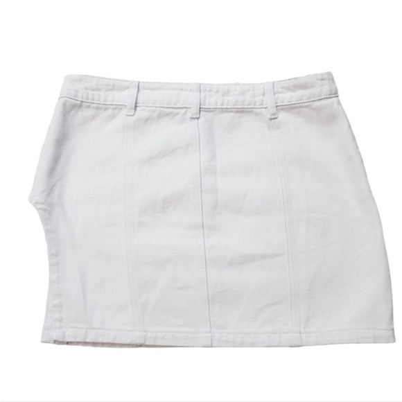 NEW Revolve Superdown Abby Slit Mini Denim Skirt in White Size Medium - Picture 2 of 5